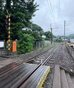 中国女游客在日本一打卡地拍照被列车撞击身亡