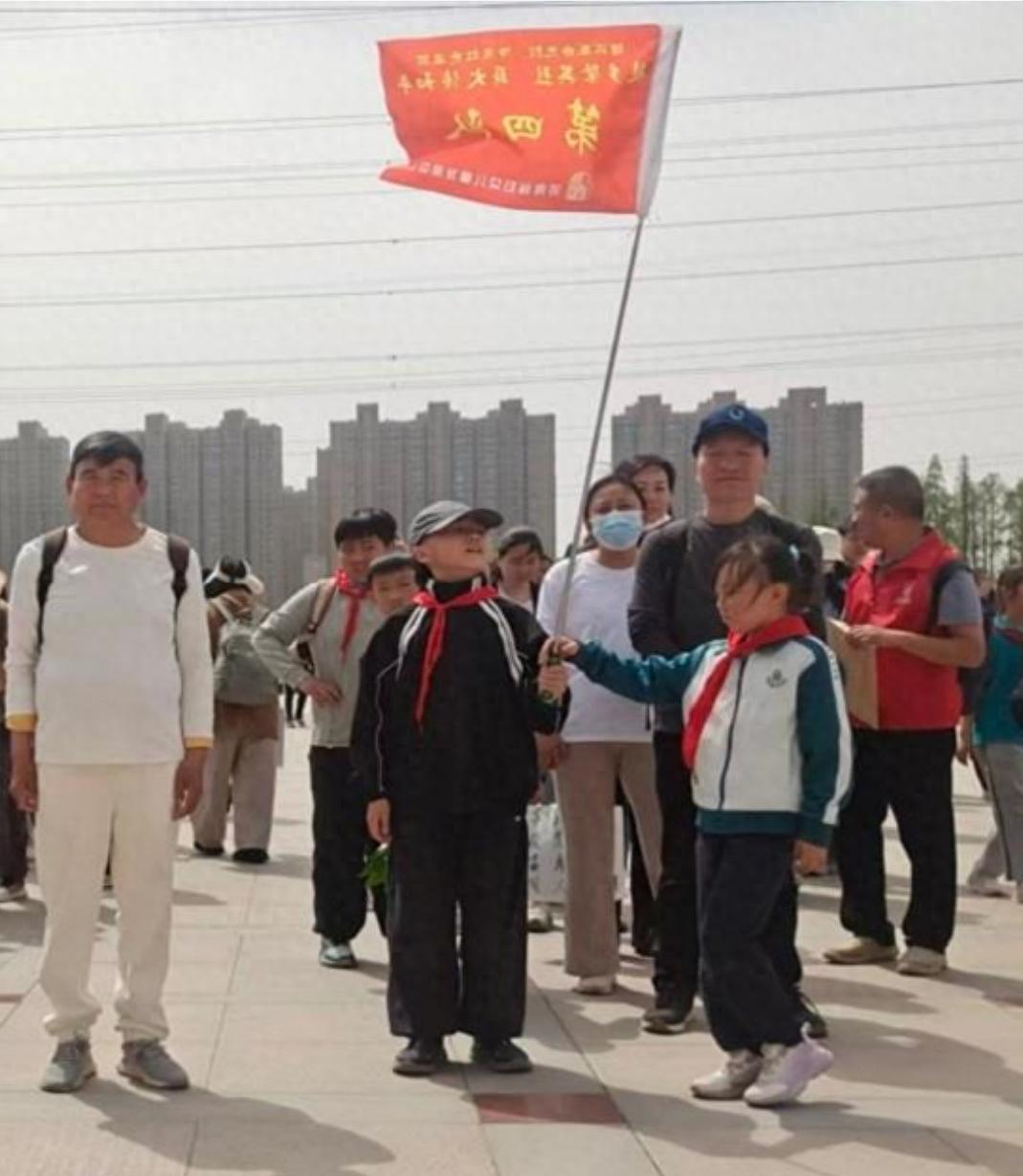 中国好人汪太银 笔墨寄哀思 陵园慰英魂