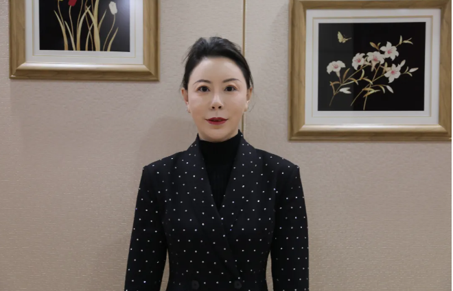 于媛媛，主动投案