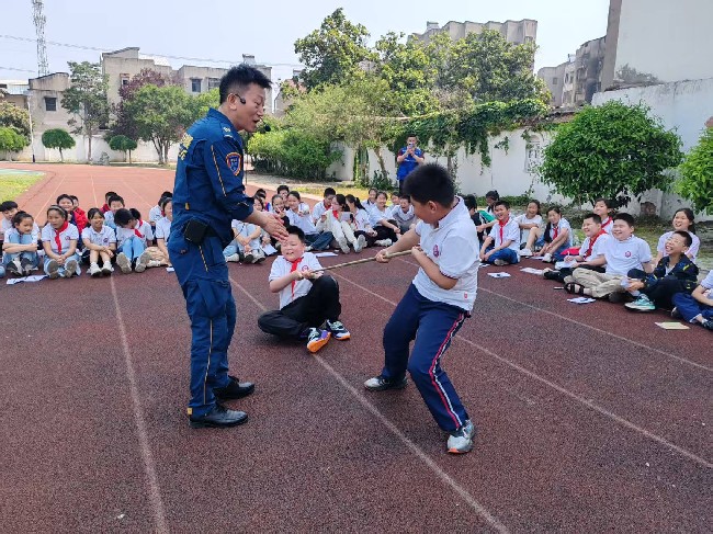 湖北沙洋县后港教育总支：蓝天救援队走进校园开展防溺水安全培训  (图5)