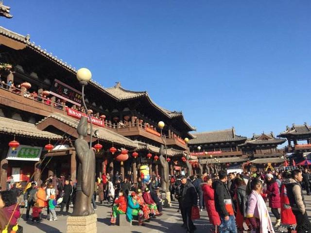 山西大同古城错峰游热度持续火热(图1) 山西大同古城错峰游热度持续火热(图1)