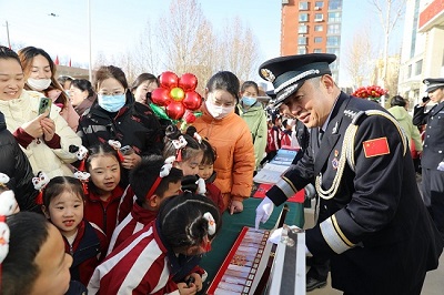 绛县举行纪念第六个中国人民警察节系列活动(图3) 绛县举行纪念第六个中国人民警察节系列活动(图3)