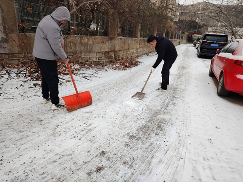 以雪为号丨司氏集团扫雪护行显担当 暖人心(图2)