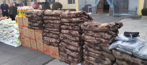 爱心汇聚暖夕阳 多方携手传温情——峄城区各界联合开展敬老慰问活动,为寒冬注入暖流(图3) 爱心汇聚暖夕阳 多方携手传温情——峄城区各界联合开展敬老慰问活动,为寒冬注入暖流(图3)