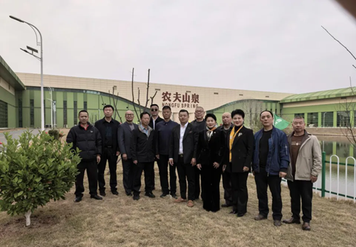 全球生物科技领军者巨微集团考察中国赣南脐橙产业探索融合新机遇(图2) 全球生物科技领军者巨微集团考察中国赣南脐橙产业探索融合新机遇(图2)