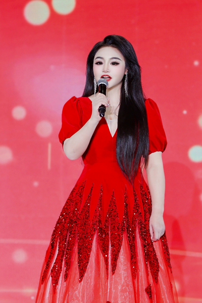 安婷主持国教台丙午马年新春大联欢,闪耀中国绽放世界(图7) 安婷主持国教台丙午马年新春大联欢,闪耀中国绽放世界(图7)