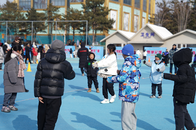 2025—2026赛季吉林省百万青少年上冰雪系列活动暨吉林省青少年冰雪趣味运动会圆满举办(图3) 2025—2026赛季吉林省百万青少年上冰雪系列活动暨吉林省青少年冰雪趣味运动会圆满举办(图3)