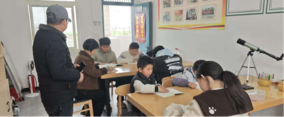 书香伴寒假  笔墨润童心——庐江台创园施湾村农家书屋寒假文化活动侧记(图1)