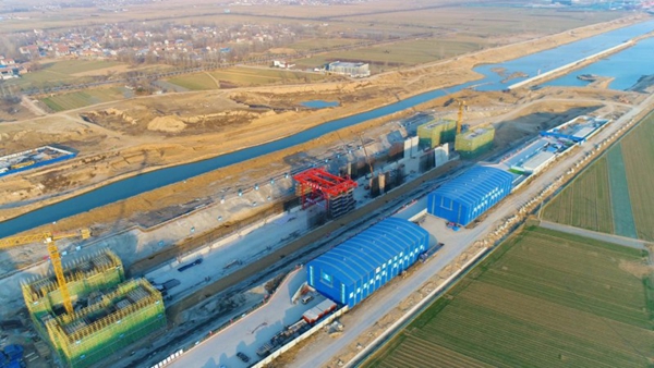 中建筑港新万福河五标项目上闸首顶层浇筑完成(图1) 中建筑港新万福河五标项目上闸首顶层浇筑完成(图1)