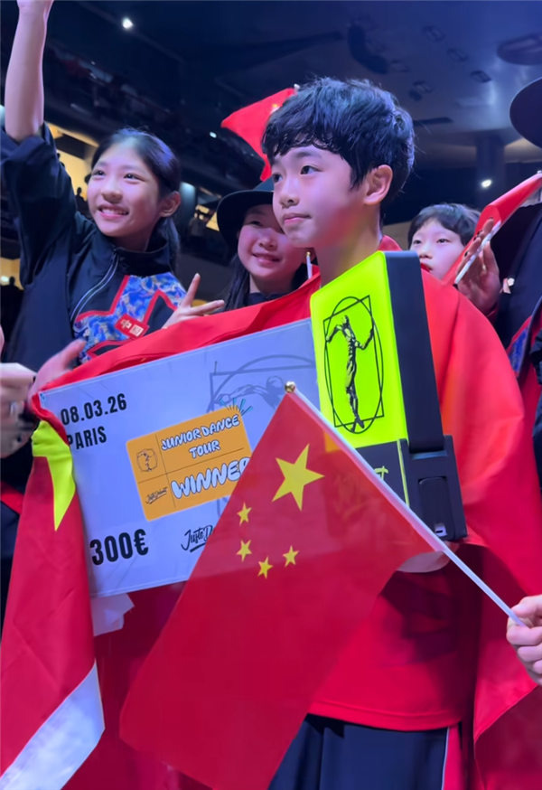 中国13岁小孩李勇秋斩获世界冠军(图1)