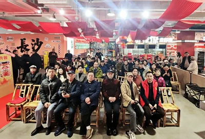 2026长沙掼蛋联赛家润多站“辣妹子杯”友谊赛成功举办(图1) 2026长沙掼蛋联赛家润多站“辣妹子杯”友谊赛成功举办(图1)