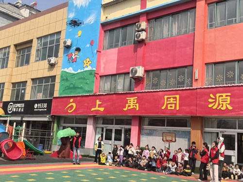 禹城市十里望回族镇：聚焦“一老一小”绘就“朝夕美好”新画卷(图1)