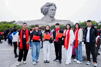 长沙举行“鸿运当头 .共启华章”春游盛典(图5) 长沙举行“鸿运当头 .共启华章”春游盛典(图5)