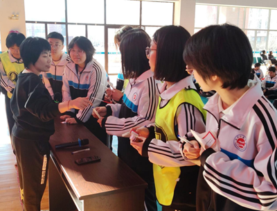 红船映初心 盘锦弘毅中学举办红色剧本演绎公益实践活动(图2)