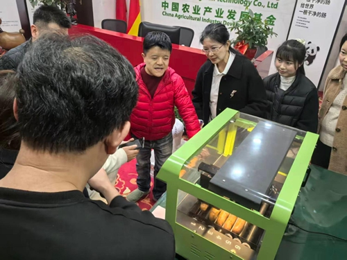 一根“琥珀色”烤肠背后的助残逻辑：深圳企业向长沙捐赠10台智能创业车，让残疾人“开着店”去创业(图5)