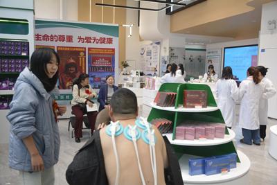 首届武当山武道中医药大健康研讨会与武汉百姓源健康生活馆开业仪式活动圆满举行 (图24) 首届武当山武道中医药大健康研讨会与武汉百姓源健康生活馆开业仪式活动圆满举行 (图24)