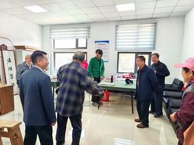   枣庄市工人文化宫版画培训班学员观摩瑞琴艺术馆(图1)