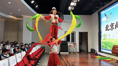 康保遗鸥生态科普及非遗文化研学宣传周走进北京校园(图1) 康保遗鸥生态科普及非遗文化研学宣传周走进北京校园(图1)