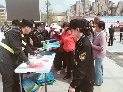 陕西麟游交通综合执法部门联合开展普法宣传   提升群众安全意识(图4)