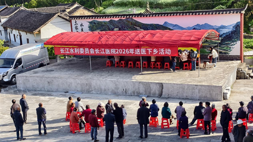 送医送药到乡村 为民服务显真情(图2)