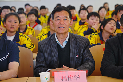 学礼仪·润童心｜峄城区实验小学开展公益文明礼仪课堂活动(图2)