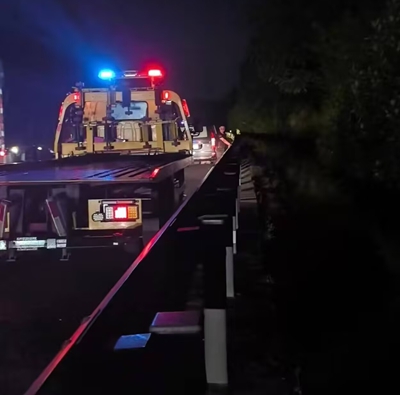 浙江交通集团绍兴中心天台驻地 连夜应急救援爆胎车辆守护平安(图2)