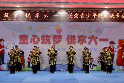 “童心筑梦，悦享六一”关爱青少年健康成长公益活动在长沙县黄花镇圆满举行(图2)