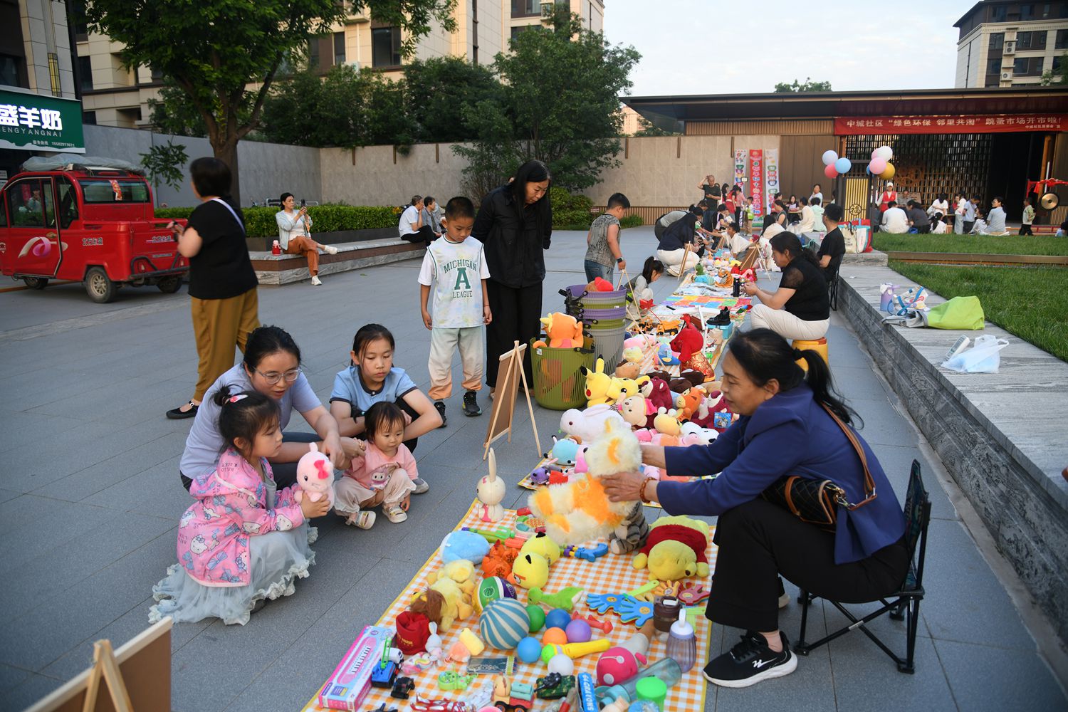 山西闻喜：  邻里共市集 闲置焕新生(图2)