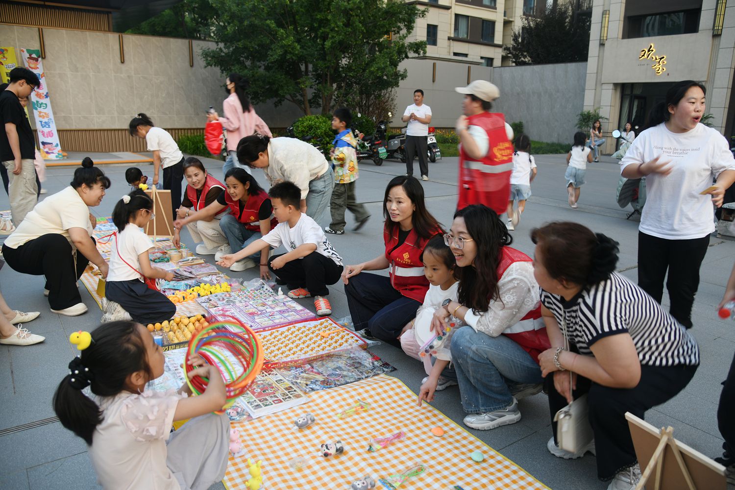 山西闻喜：  邻里共市集 闲置焕新生(图1)
