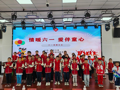 杜尔伯特县关工委“六一”慰问百名贫困儿童爱心捐助(图7)