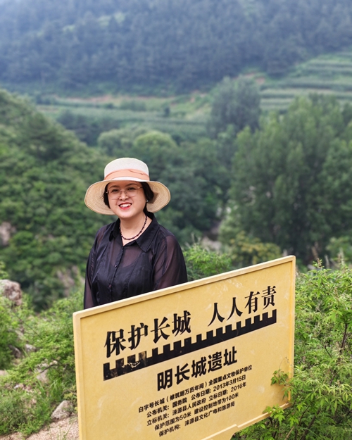 成长在长城间的小精灵(图1)