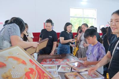 政企携手传递温暖 爱心汇聚点亮希望——湖南全家享供应链走进星冉开展公益捐赠(图6)