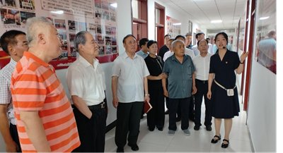 赓续二十载雷锋薪火 启航志愿服务新征程 ——枣庄市学雷锋志愿者联合会隆重举行揭牌仪式 (图2) 赓续二十载雷锋薪火 启航志愿服务新征程 ——枣庄市学雷锋志愿者联合会隆重举行揭牌仪式 (图2)
