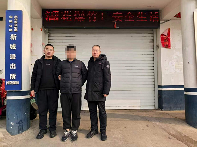 指尖织就“平安网” 心间铺就“慈善路”(图3)