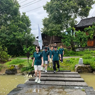 艺心向党匠心筑梦 长龙共振赋能文旅——中南林业科技大学家居与艺术设计学院赴龙山惹巴拉开展“三下乡”实践活动(图2)