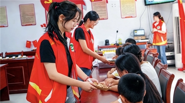 青春入乡野 药香润民心(图1)