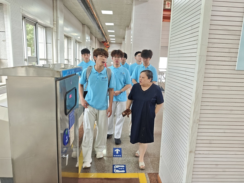 水利搭建阵地 学子躬身研学(图1)