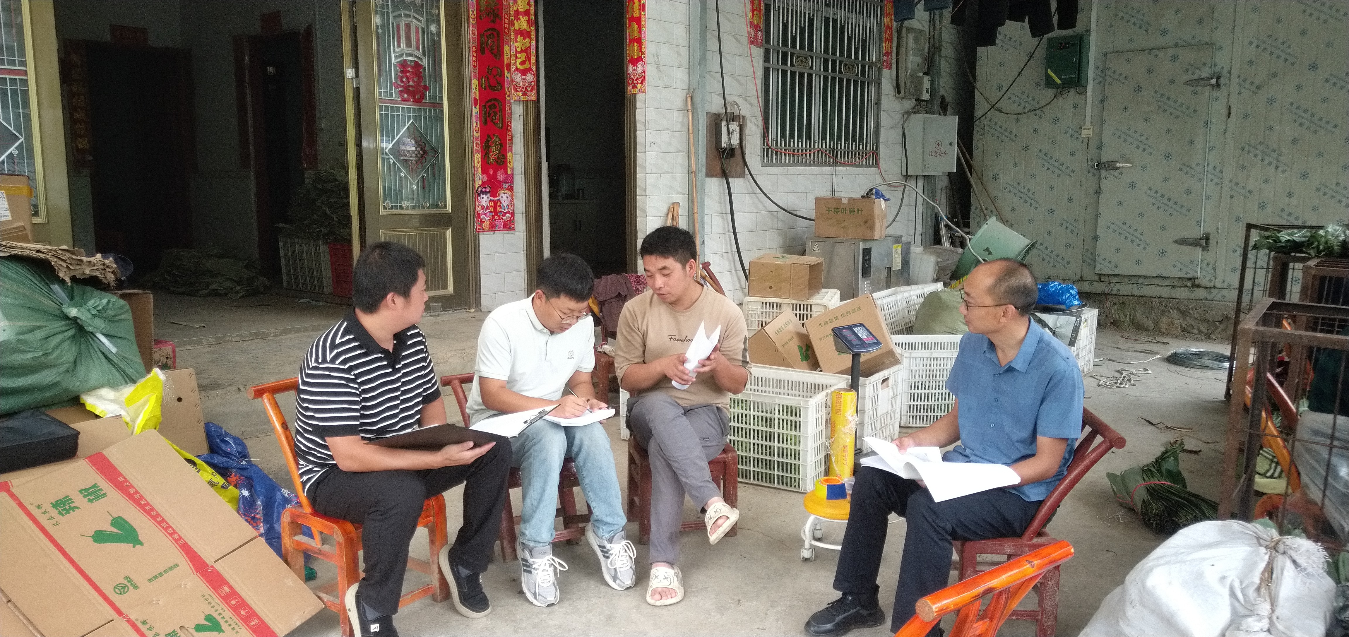 湖北五峰：主动上门普法，引导规范苗木经营秩序(图1)