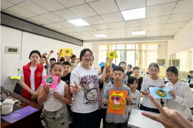 绿色课堂进社区 山大青年播撒生态种子(图2)