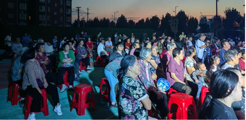 黄梅一曲进乡村，文化惠民暖民心——庐江县2026年“送戏进万村”演出走进台创园施湾村(图3)